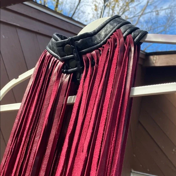 DarkestStarUK - OOAK - Leather Fringe Collar.Black leather collar/Magenta Fringe - Picture 11 of 12